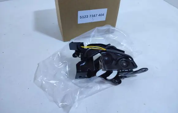 BMW 5 G30 G31 G38 Engine bonnet/hood lock/catch 51237347404 7347404