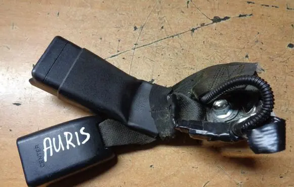 Toyota Auris E180 Middle seatbelt buckle (rear) 836296