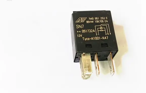 Volkswagen PASSAT B6 Other relay 7M0951253C