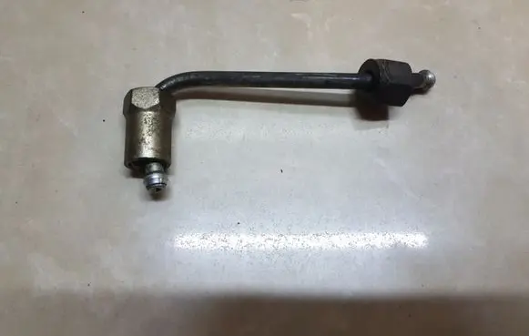 Jeep Cherokee Fuel injector supply line/pipe 