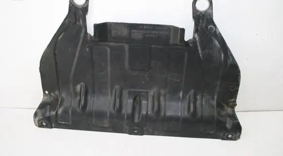 BMW 4 F32 F33 Engine splash shield/under tray 6850067