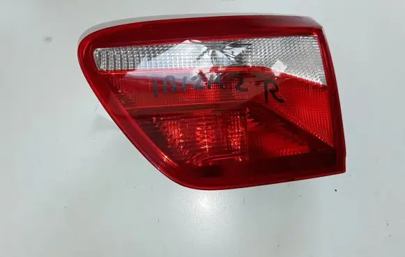 Tailgate rear/tail lights