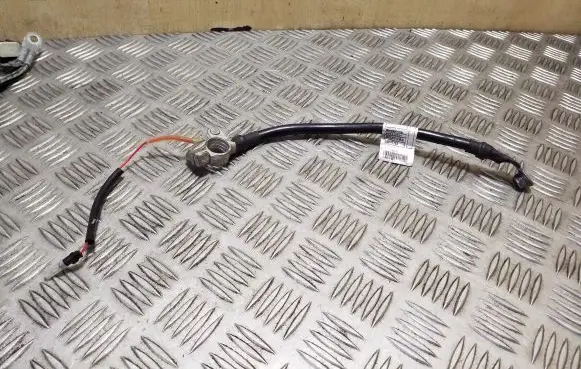 Mercedes-Benz B W246 W242 Positive cable (battery) P00124313