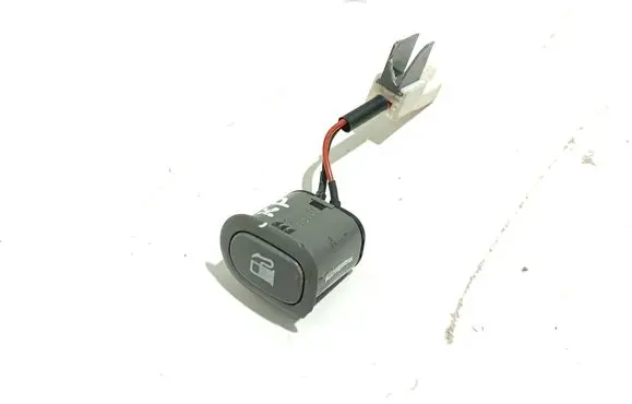 Hyundai H-1, Starex, Satellite Fuel tank opening switch 935904D010