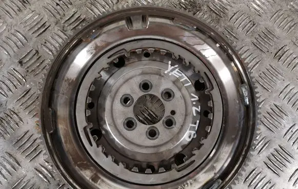 Skoda Yeti (5L) Flywheel 03F105266C
