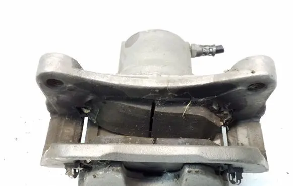 Chrysler 200 Front brake caliper