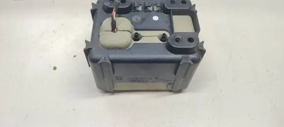 Mercedes-Benz C W204 Central locking vacuum pump A0008000018