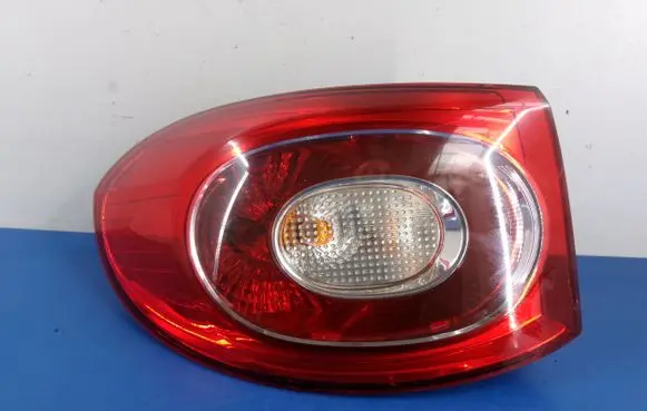 Volkswagen Tiguan Rear/tail lights 5N0945095H