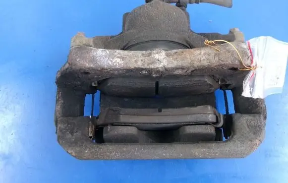 Chevrolet Cruze Front brake caliper