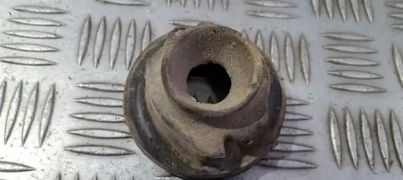 Volkswagen Golf IV Front coil spring rubber mount 1j0512149b