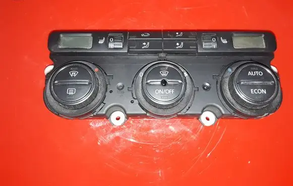 Volkswagen PASSAT B6 Climate control unit 74677533V