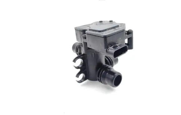 Mercedes-Benz EQB Coolant heater control valve A0005061400