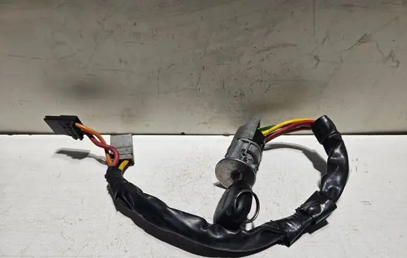 Renault Laguna I Ignition lock 433809 9K227B