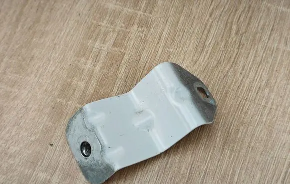 Audi A4 S4 B9 Fender mounting bracket 8W0821471