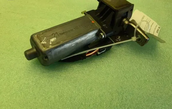 Volkswagen Touareg I Seat adjustment motor 905415102 0390203218