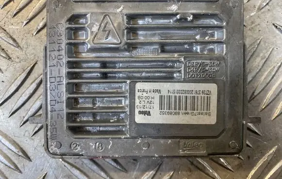 Ford Kuga I Xenon control unit/module 89089352