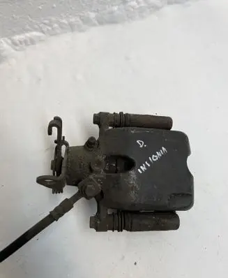 Opel Insignia A Rear brake caliper