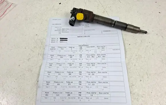 Volkswagen Tiguan Fuel injector 03L130277J