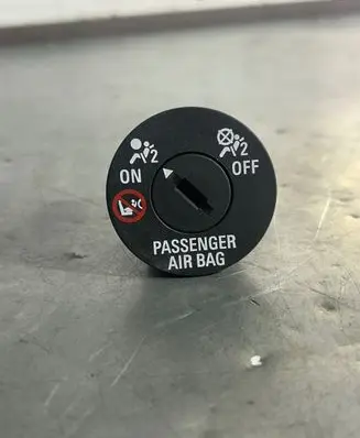 Opel Astra J Passenger airbag on/off switch 13577258