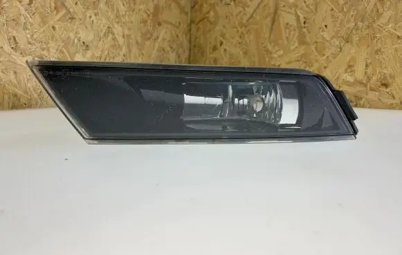 Skoda Superb B8 (3V) Front fog light 3V0941699A 3928870