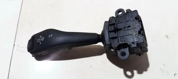 BMW 3 E46 Indicator stalk 8363668K 0110401025