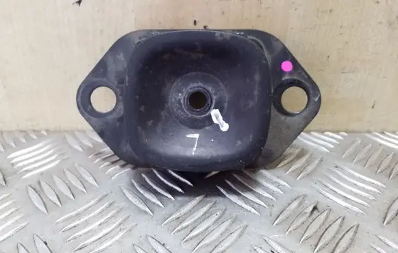 Nissan X-Trail T32 Engine mount bracket 112204BB0A