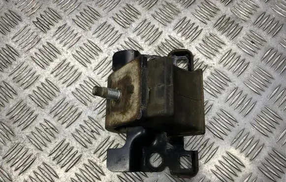 Mercedes-Benz X-class W470 Engine mount bracket 11220