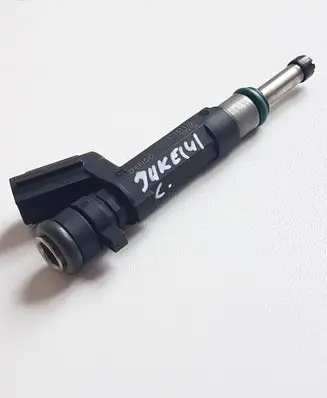 Nissan Juke I F15 Fuel injector 166001KT0A 113112618910
