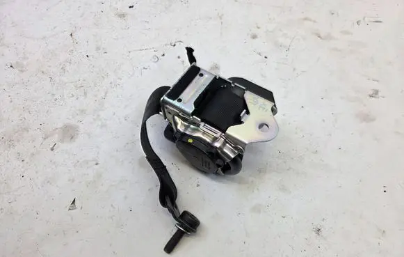 Jaguar XE Rear seatbelt 