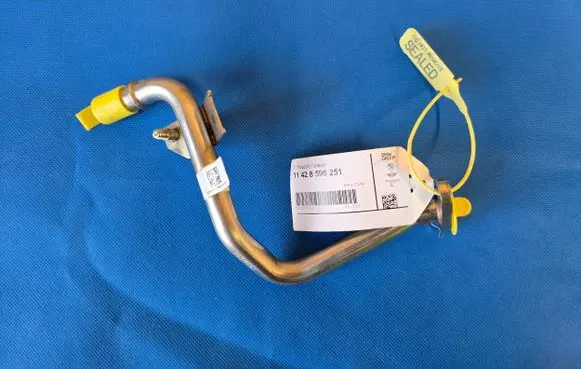 BMW X5 G05 Coolant pipe/hose 8596251