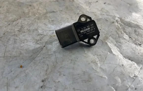 Volkswagen Polo IV 9N3 Air pressure sensor 0281002399 038906051B