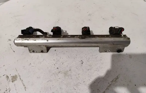 Volvo S40, V40 Fuel main line pipe 9202694 040414