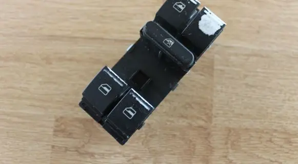 Volkswagen Golf V Electric window control switch 1K4959857