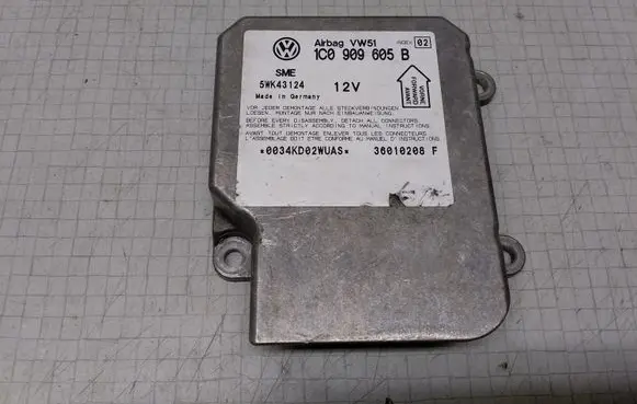 Volkswagen PASSAT B5.5 Airbag control unit/module 1C0909605B 5WK43124