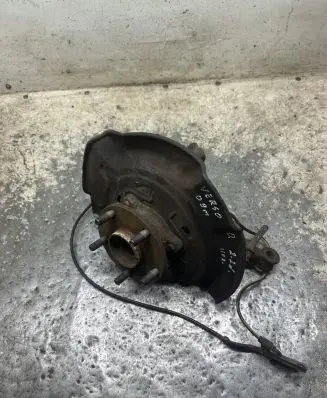 Toyota Verso Front wheel hub
