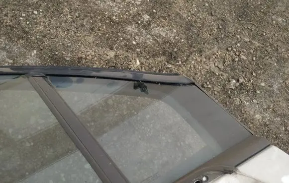 Peugeot 807 Front door vent window glass four-door 