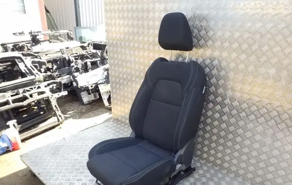 Nissan Qashqai J12 Front passenger seat 