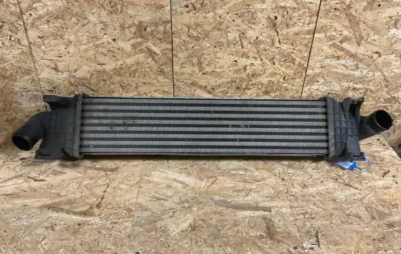 Ford Focus Intercooler radiator 3m5h9l440ae