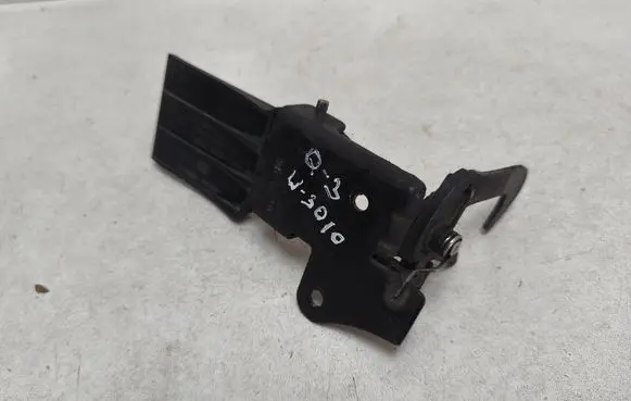 Audi Q3 8U Engine bonnet/hood lock/catch 8U0823480A