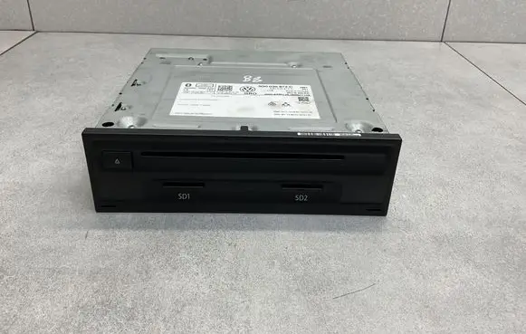 Volkswagen PASSAT B8 Radio/CD/DVD/GPS head unit 3Q0035874C