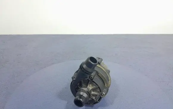 BMW X3 E83 Water pump 8651288