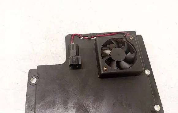 Land Rover Discovery 4 - LR4 Coolant fan relay AH2212C525DA