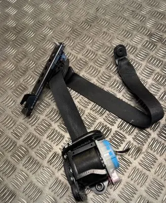 Mercedes-Benz B W246 W242 Front seatbelt 3063559 071DG9212M 307068199