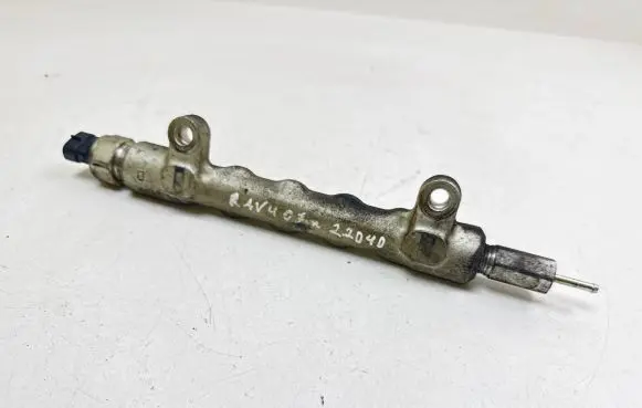 Toyota RAV 4 (XA30) Fuel main line pipe 08J20