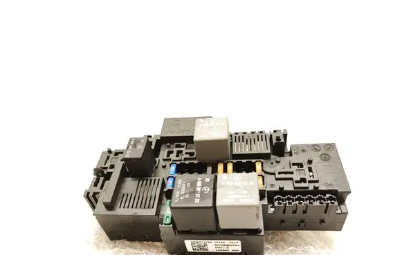 Mercedes-Benz C AMG W205 Relay mounting block A2229063202