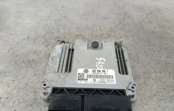 Volkswagen PASSAT B6 Engine control unit/module ECU 