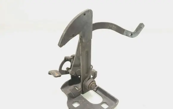 Skoda Octavia Mk2 (1Z) Engine bonnet/hood lock/latch loop/hook 1Z0823480F