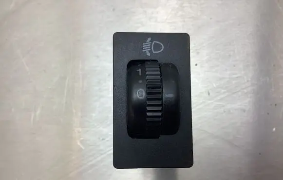 Toyota Corolla Verso AR10 Headlight level height control switch 37139 8415202021