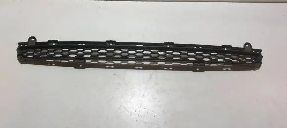 KIA Sorento Front bumper lower grill 865222P000