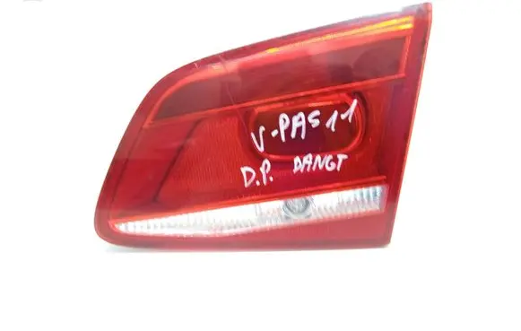 Tailgate rear/tail lights